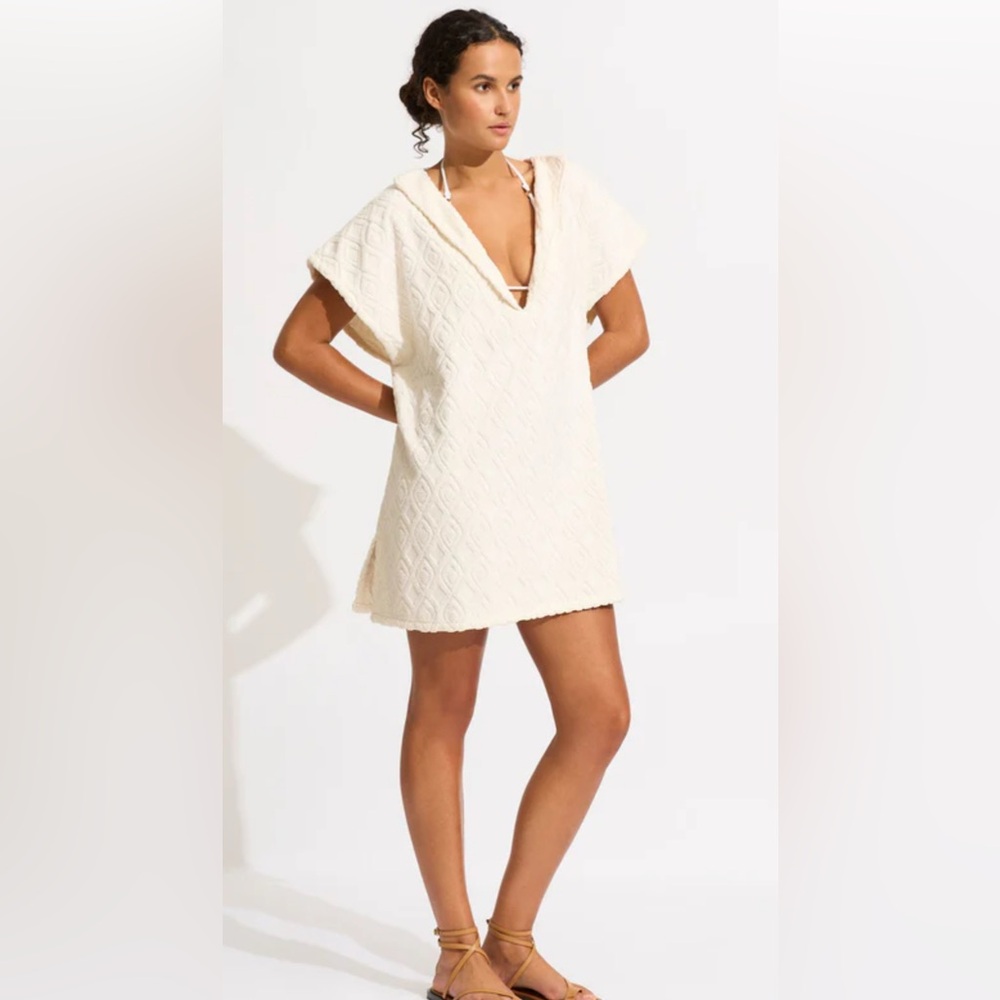 SOLD ⭐️ Seafolly Cream Textured V-Neck Cover-Up